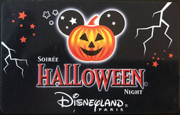 FRANCE  -  DisneyLAND PARIS  -  Soirée HALLOWEEN NIGHT  -  2001 - Passaporti  Disney