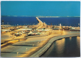 Carte Postale : BAHRAIN : King Fahd Causeway With Bahrain Coastline On The Horizon - Bahrain