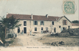 94) Le Plessis Trévise : Une Ferme - Le Plessis Trevise