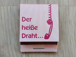 Zündholzheftchen Aus Deutschland Mit Der Darstellung Eines Telefonhörers - Matchboxes