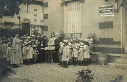 épinay Sur Seine * Carte Photo * Pupilles Des Cités Jardins , La Distribution Des Friandises ! * Bonbons Enfants - Other & Unclassified