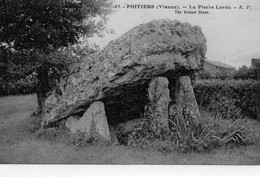 Dolmen Menhirs La Pierre Levée Pierre Druidique - Dolmen & Menhirs
