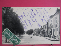 Delcampe - Visuel Pas Très Courant - 18 - Baugy - Place Du Commerce Côté Ouest - 1913 - CPA En Excellent état - R/verso - Baugy