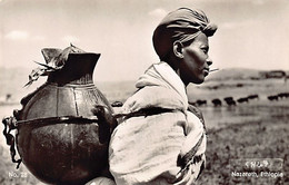 Ethiopia - NAZARETH - A Galla Woman Carrying Water - Publ. Talamos 28 - Ethiopie