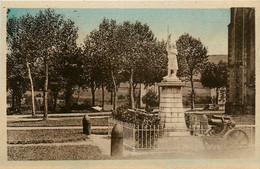 Belmont * La Place Jeanne D'arc * La Statue - Belmont De La Loire