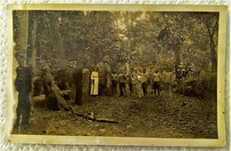 SUPERBE CPA CARTE PHOTO AUSTRALIE - Photographie D'un Groupe Aborigène Près De Sculptures En Pierre - EMPIRE - Aborigènes