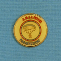 1 PIN'S //  ** A.M.S.L. / FRÉJUS / PARACHUTISME ** - Parachutting