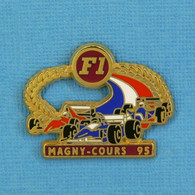 1 PIN'S //  ** F1 / MAGNY-COURS / GRAND PRIX DE FRANCE '95 / WILLIAMS RENAULT / FERRARI ** . (J FG MIAMI) - F1