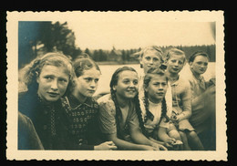 Orig. Foto AK Um 1940 ? Mädels Mädchen, Lange Zöpfe, Ausflug Auf See, Auf Dem Boot ? Raum Zwickau - Personnes Anonymes