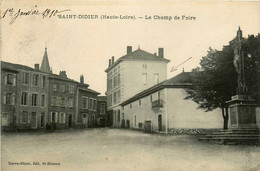 St Didien En Velay * Vue Sur Le Champ De Foire * Place - Saint Didier En Velay