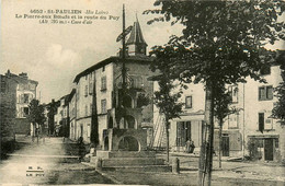 St Paulien * Place * La Pierre Aux Boeufs Et La Route Du Puy - Andere & Zonder Classificatie