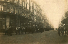 Orléans * Carte Photo * Hôtel Terminus Et La Banque De France * Banco Bank * Obsèques Cortège Funéraire - Orleans