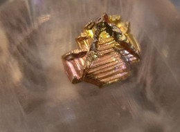 Cristal De Bismuth - 5.1gr - Minéraux