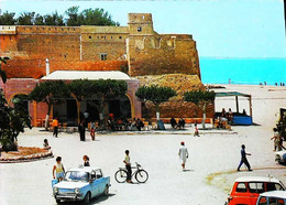 ►  Automobile  TAXI Simca 1000 Et Renault 4L - Hammamet (Tunisie) - Taxis & Fiacres