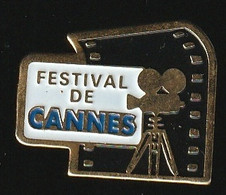 72996-Pin's. Cinéma.Festival De Cannes. - Cinéma