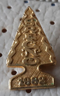 Happy New Year 1982  Slovenia Ex Yugoslavia Pin - Kerstmis