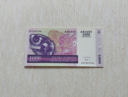 Madagascar 2004 - 1000 Ariary/5000 Francs - P#89c- UNC - Madagascar