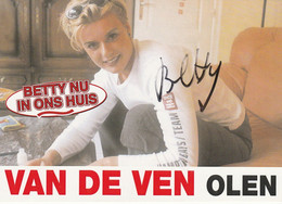 Betty    Handtekening - Autographes