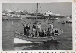 Photo Bateaux Avec Groupe De Jeunes  Au Maroc Format 6/9 - Barcos