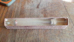 Antique Seringue En Verre Pour Le Lavage 14cm De Long Du Nez Ou Des Oreilles - Medisch En Tandheelkundig Materiaal