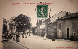 Carte Postale - Bulgnéville, Route Nationale Et Passants - Bulgneville