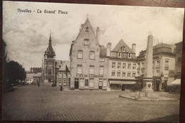 Cpa, Nivelles - La Grand' Place, Animée Cycliste, Voiture, Enseignes Commerciales Café De La Bourse, Hôtel, BELGIQUE - Nijvel