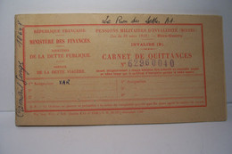 PENSIONS MILITAIRES D'INVALIDITE - CARNET DE QUITTANCES   -VAR - FREJUS - MILITARIA  - ( 1962 à 1972 ) - Documents