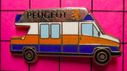 1021 Pin's Pins / Beau Et Rare / THEME : AUTOMOBILES / MINIBUS Salut Cécile 2 !! PEUGEOT - Peugeot