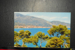 CP, 06, MENTON, Vue Générale Sur La Ville Et L'Italie Prise Du Cap Martin - Menton