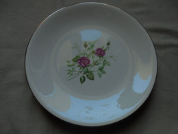 Ancien - Assiette Plate Blanche En Faïence De Gien Modèle Pompadour Roses Rouges - Gien (FRA)