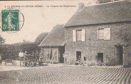 La Grange Au Doyen - Veron - La Tuilerie De L'espérance  (très Belle Carte)   -- Scan Recto-verso - Veron