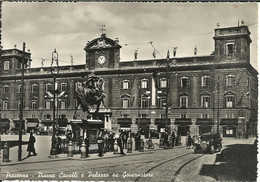 Piacenza (Emilia R.) Piazza Cavalli, Palazzo Ex Governatore, Place Chevaux, Palais Ex Gouverneur, Auto D'Epoca, Old Car - Piacenza