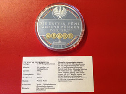 Medaille Gigant Die Ersten Fünf Gedenkmünzen Der BRD Nürnberg 2012 Germanisches Museum - Profesionales/De Sociedad