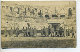 Carte Photo  Militaria GUERRE 1914-18 30 NIMES Groupe De Soldats Dans Les Arènes De Nimes - Weltkrieg 1914-18