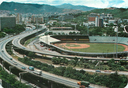 011121 - VENEZUELA CARACAS Estadio De Baseball De La Ciudad Universitaria Con Autopista - Sport - Venezuela