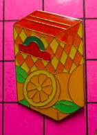 815A Pin's Pins / Beau Et Rare / THEME : BOISSONS / BRIQUE DE JUS D’ORANGE JOKER - Boissons