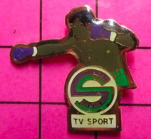 815A Pin's Pins / Beau Et Rare / THEME : SPORTS / BOXE BOXEUR TV SPORT - Boxe