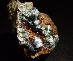 Grossular Garnet (var. Hessonite) With Clinochlore ( 3.5 X 3 X 2.5  Cm ) Bellecombe - Aoste - Italy - Minéraux