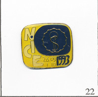 Pin's Médical Et Santé - Congrès Médical De Nice En Septembre 1993. Non Estampillé. Epoxy. T834-22 - Médical