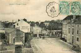 Ancenis * Rue Et Vue Sur Le Passage à Niveau * Ligne Chemin De Fer * Hôtel De France - Ancenis