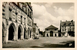 Carentan * La Place De La République * Marché TRAVERT - Carentan