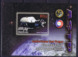 Maldives Space 2006  30th Anniversary Of ASTP, Apollo-Soyuz Mission  Souvenir Sheet - Maldives (1965-...)