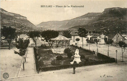 Millau * La Place De La Fraternité * Kiosque à Musique - Millau