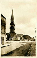 Ploudalmézeau * La Place De L'église * Rue - Ploudalmézeau