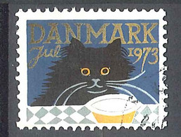 CAT Milk - CHRISTMAS - JUL JULEN - LABEL / CINDERELLA / VIGNETTE - 1973 Denmark Danmark - Hauskatzen