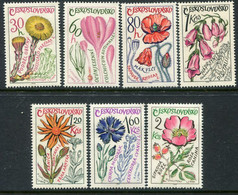 CZECHOSLOVAKIA 1965 Medicinal Plants MNH / **.  Michel 1583-89 - Neufs