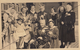 Photo Carte Postale Ancienne Carnaval Procession De Binche Folklore Déguisement 14x9cm - Binche