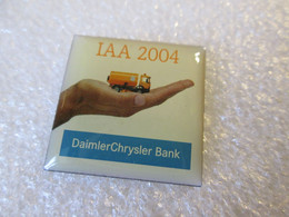 PIN'S    MERCEDES BENZ  DAIMLER CHRYSLER BANK   IAA  2004 - Mercedes