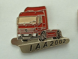 Pin's CAMION MERCEDES - IAA 2002 - Mercedes