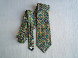 Cravate John Fields Soie Style Baroque Vert Bleu Jaune . - Krawatten
